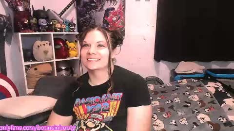 Snapshot of bouncinbooty chatting on 04.21.26 Pumpkin Butt online show from 04.21.26