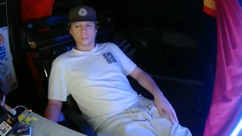 Snapshot of bowerboi1217 chatting on 11.26.25 Bowerboi1217 online show from 11.26.25