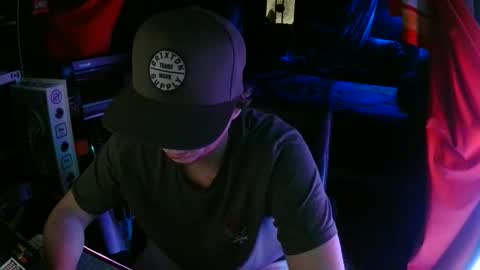 Snapshot of bowerboi1217 chatting on 11.28.25 Bowerboi1217 online show from 11.28.25