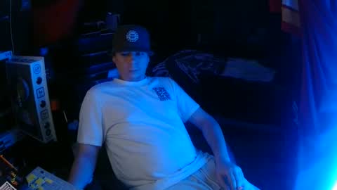 Snapshot of bowerboi1217 chatting on 11.30.25 Bowerboi1217 online show from 11.30.25