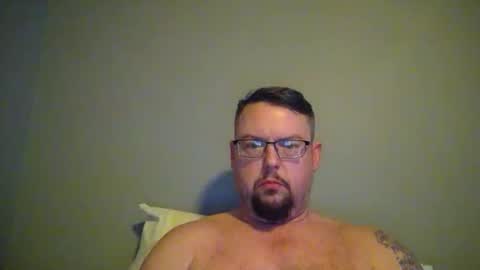 Snapshot of bowtieguy84 chatting on 03.18.26 bowtieguy84 online show from 03.18.26