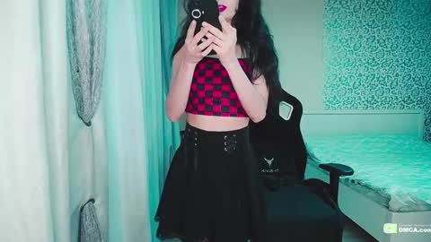 Snapshot of boxinghelen chatting on 12.17.24 Helen  online show from 12.17.24