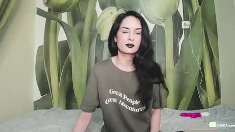 Snapshot of boxinghelen chatting on 12.29.24 Helen  online show from 12.29.24