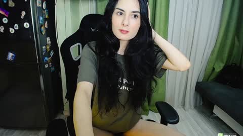 Snapshot of boxinghelen chatting on 01.30.25 Helen  online show from 01.30.25