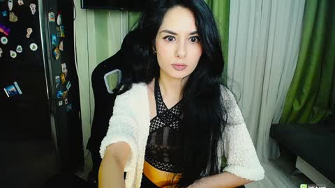 Snapshot of boxinghelen chatting on 02.02.25 Helen  online show from 02.02.25