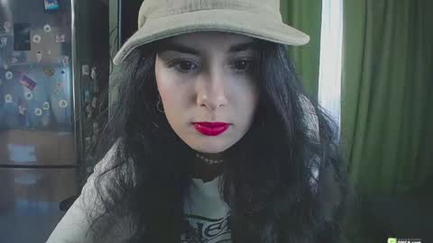 Snapshot of boxinghelen chatting on 02.18.25 Helen  online show from 02.18.25