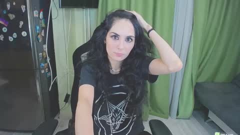 Snapshot of boxinghelen chatting on 03.11.25 Helen  online show from 03.11.25