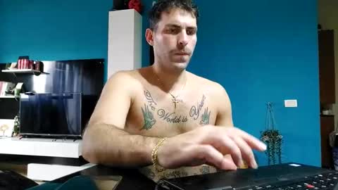 Snapshot of boy_aroundtheworld chatting on 10.31.25 Dan online show from 10.31.25