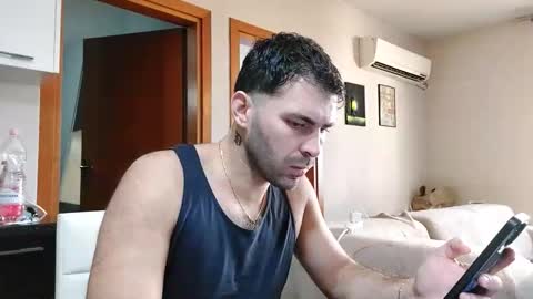 Snapshot of boy_aroundtheworld chatting on 11.30.25 Dan online show from 11.30.25