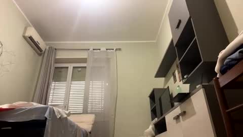 Snapshot of boy_aroundtheworld chatting on 12.15.25 Dan online show from 12.15.25