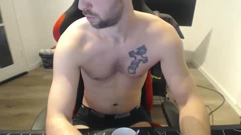 Snapshot of boy_t0y89 chatting on 01.14.26 boy_t0y89 online show from 01.14.26