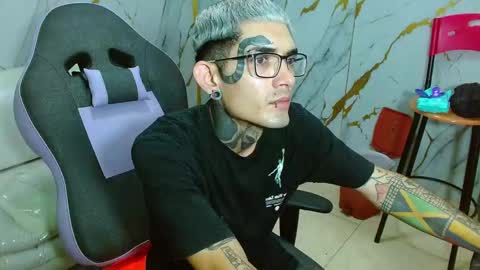 boy_tatto77 online show from 02.05.26