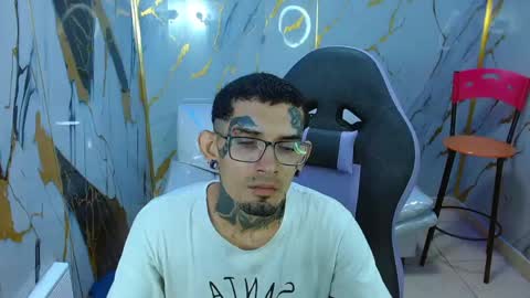 Snapshot of boy_tatto77 chatting on 05.14.26 boy_tatto77 online show from 05.14.26