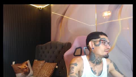 Snapshot of boy_tatto77 chatting on 05.19.26 boy_tatto77 online show from 05.19.26