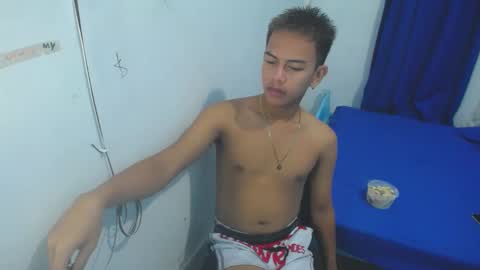 Snapshot of boyax16 chatting on 01.02.25 boyax16 online show from 01.02.25