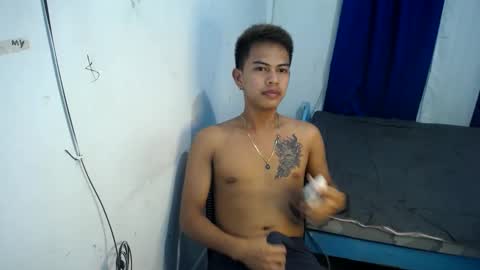 Snapshot of boyax16 chatting on 01.24.25 boyax16 online show from 01.24.25