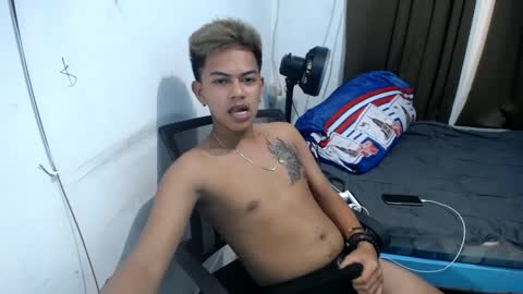 Snapshot of boyax16 chatting on 02.11.25 boyax16 online show from 02.11.25