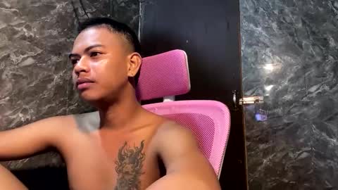 Snapshot of boyax16 chatting on 11.26.25 boyax16 online show from 11.26.25