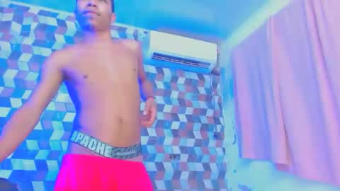 Snapshot of boybigcock_25cm chatting on 12.05.24 jhon deivis online show from 12.05.24