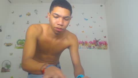 Snapshot of boybigcock_25cm chatting on 12.30.24 jhon deivis online show from 12.30.24