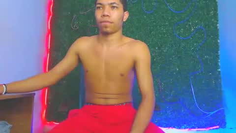 Snapshot of boybigcock_25cm chatting on 01.11.25 jhon deivis online show from 01.11.25