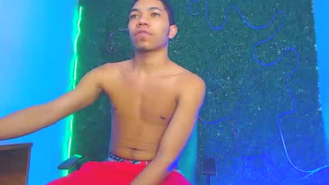 Snapshot of boybigcock_25cm chatting on 01.13.25 jhon deivis online show from 01.13.25