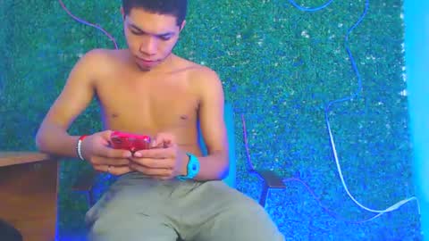 Snapshot of boybigcock_25cm chatting on 01.19.25 jhon deivis online show from 01.19.25