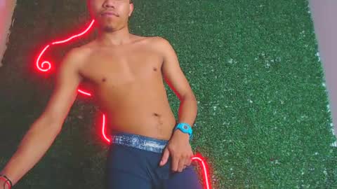 Snapshot of boybigcock_25cm chatting on 01.24.25 jhon deivis online show from 01.24.25