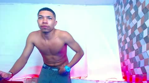 Snapshot of boybigcock_25cm chatting on 03.05.25 jhon deivis online show from 03.05.25