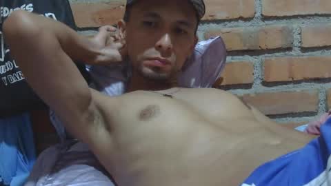 Snapshot of boycumlatino21 chatting on 05.25.26 Boy online show from 05.25.26