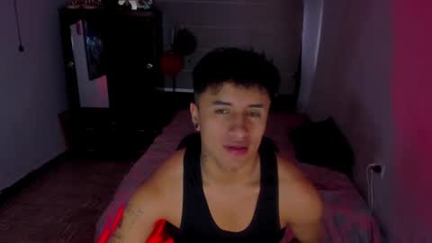Snapshot of boylatin_777 chatting on 01.23.25 miguel online show from 01.23.25