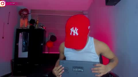 Snapshot of boylatin_777 chatting on 01.29.25 miguel online show from 01.29.25