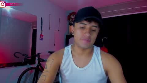 Snapshot of boylatin_777 chatting on 02.06.25 miguel online show from 02.06.25