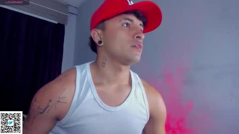 Snapshot of boylatin_777 chatting on 09.17.25 miguel online show from 09.17.25