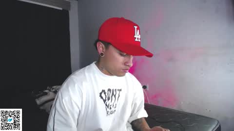 Snapshot of boylatin_777 chatting on 09.18.25 miguel online show from 09.18.25