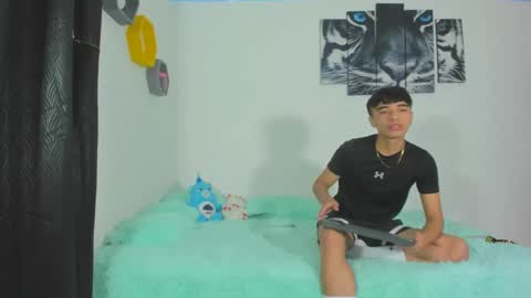 boys4hot_777 online show from 03.04.25