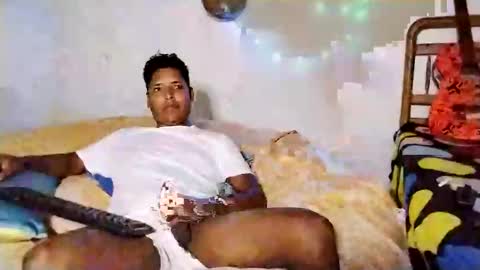 Snapshot of boysex1124 chatting on 12.23.24 andrew online show from 12.23.24