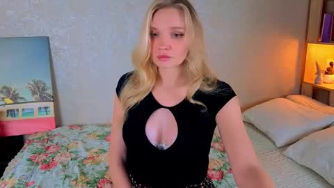 Snapshot of boysloveblondee chatting on 02.26.26 BoysLoveBlondee online show from 02.26.26