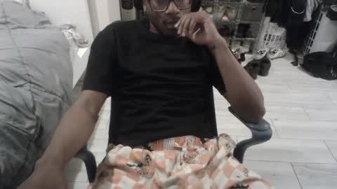 Snapshot of bquen400 chatting on 09.13.25 bquen400 online show from 09.13.25