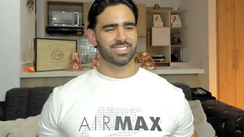 bradleymartin7 online show from 10.29.25