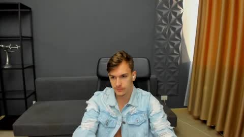 Snapshot of bradyflint chatting on 04.24.26 BradyFlint online show from 04.24.26
