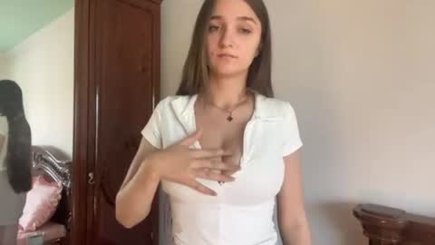 Snapshot of brandeeherout chatting on 06.11.26 Lilly online show from 06.11.26