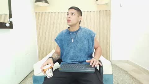 Snapshot of brandon_mercuri chatting on 06.12.26 BRANDON online show from 06.12.26