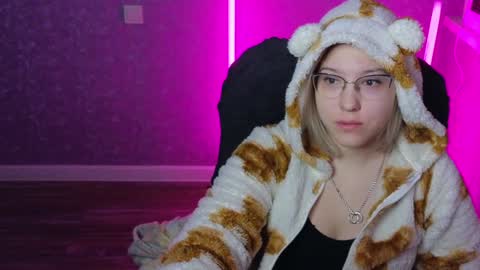 Belle  online show from 01.30.25