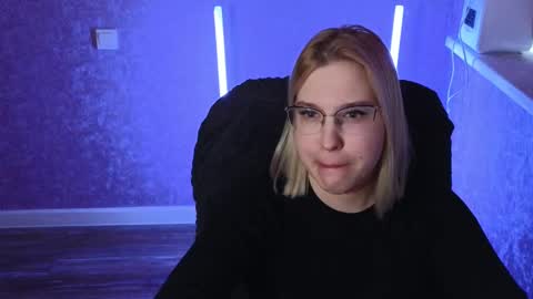 Belle  online show from 02.14.25