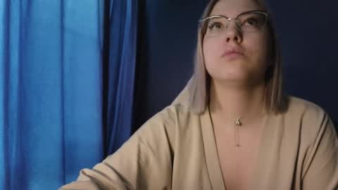 Belle  online show from 11.22.25