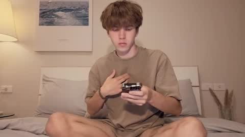 Snapshot of braxiboy chatting on 11.08.25 Brax online show from 11.08.25