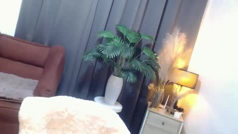 Snapshot of brazeen chatting on 04.28.26 brazeen online show from 04.28.26