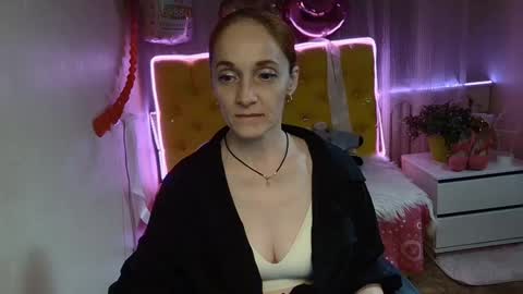 Snapshot of breeterner chatting on 03.04.25 breeterner online show from 03.04.25