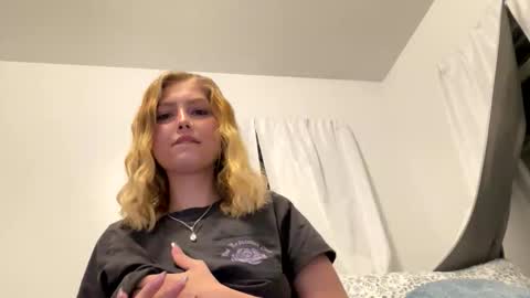 Snapshot of breezyxlove chatting on 04.16.26 Breezyxlove online show from 04.16.26